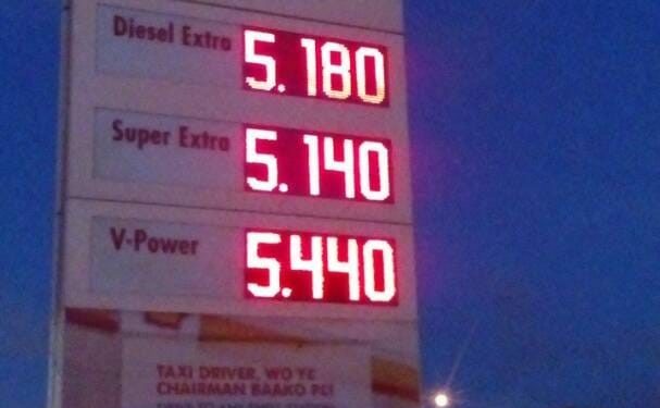 Breaking News: Fuel hit 5 Ghana Cedis per litre as Ghanaians continue to wail.