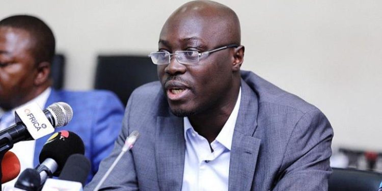 Cedi depreciation sign of Planting for Food and Jobs failure – Bawumia gets reply