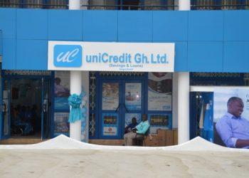 Accra:Man shock bankers as he stormed UniCredit with mattress to sleep