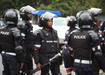 Confusion breaks out at Bole Eid prayers, gunshots heard