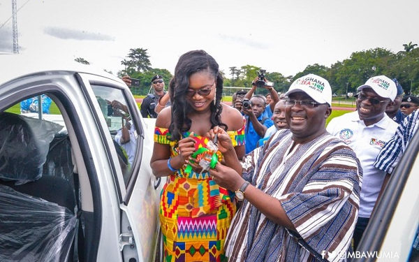 Vice President presents the Most Outstanding Teacher Prize Award for 2019