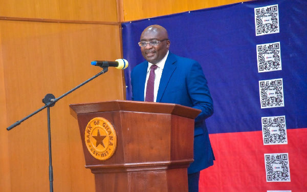 Coronavirus: Bawumia launches Universal QR Code for cashless transactions