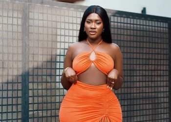 Fella Makafui collapses and rushed to the hospital