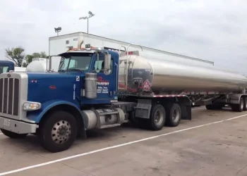 W/R: Residents flee to nearby Beposo as gas tanker collides with truck