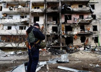 Ukraine war: Sharing space with the dead – horror outside Chernihiv