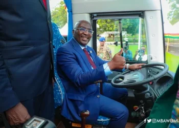 Bawumia hands over more vehicles to senior high schools