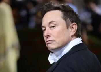 Twitter shares fall as Elon Musk backs out of deal